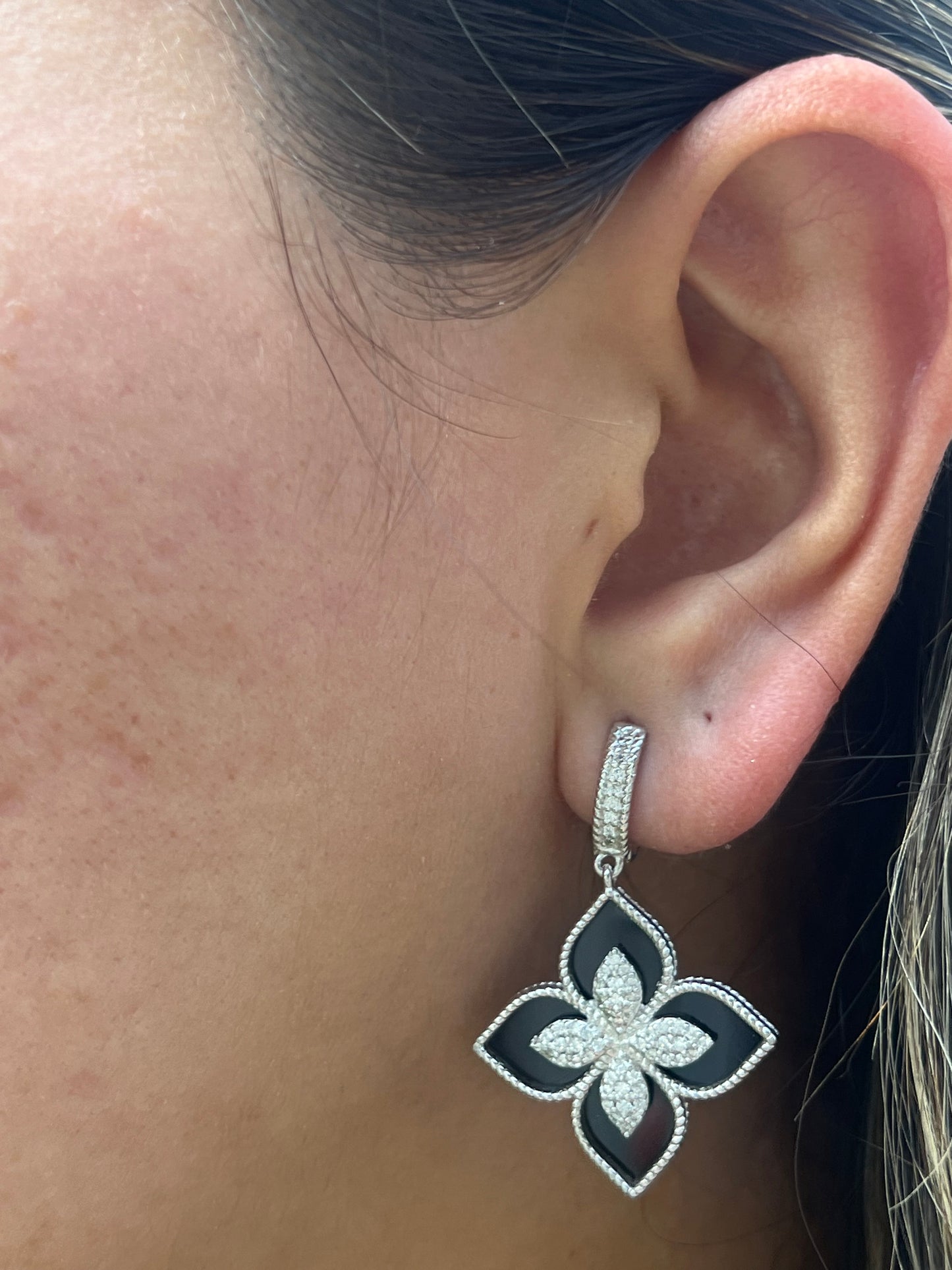 Dangle earring with clover flower sterling silver