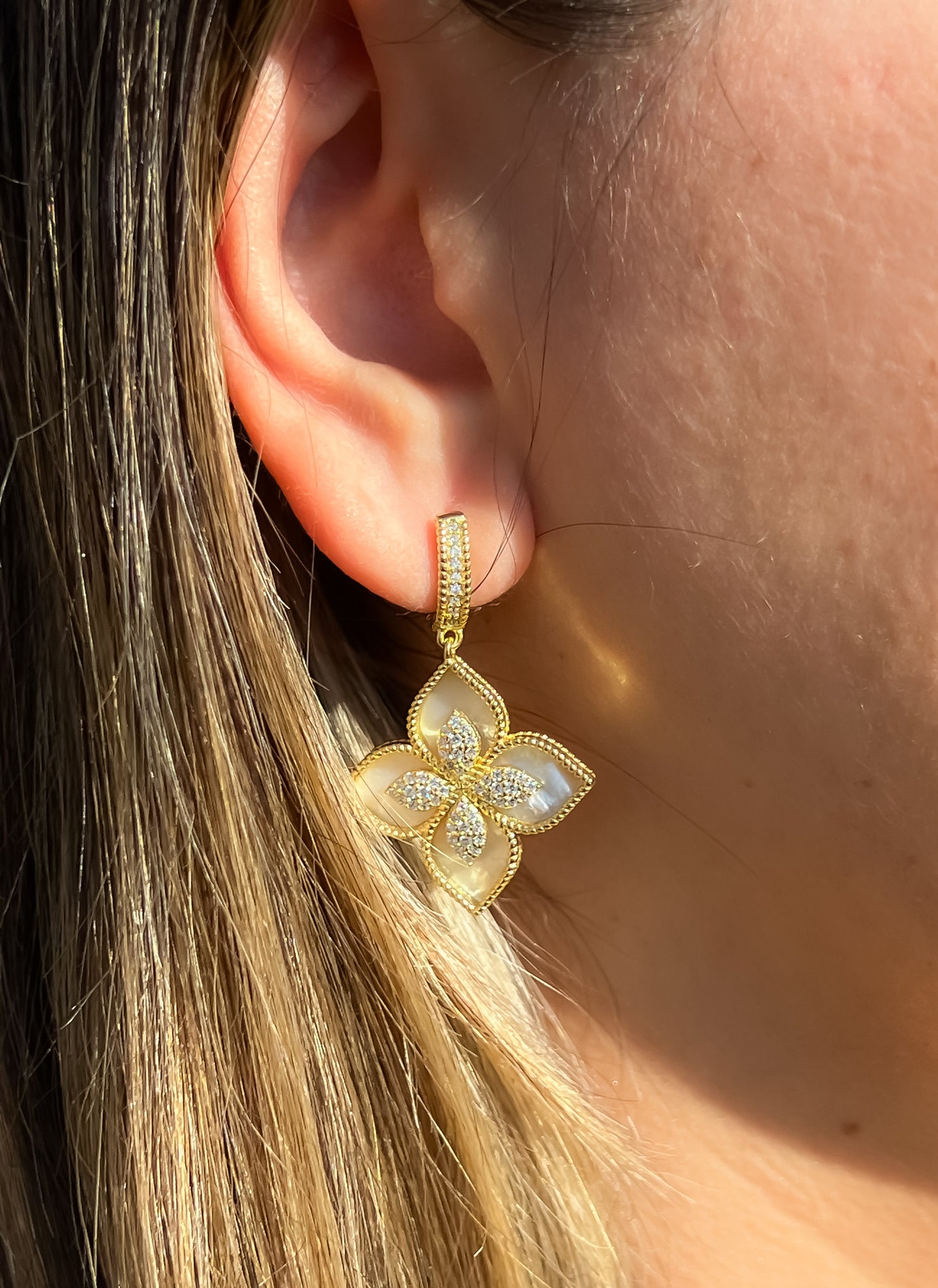 Dangle earring with clover flower sterling silver