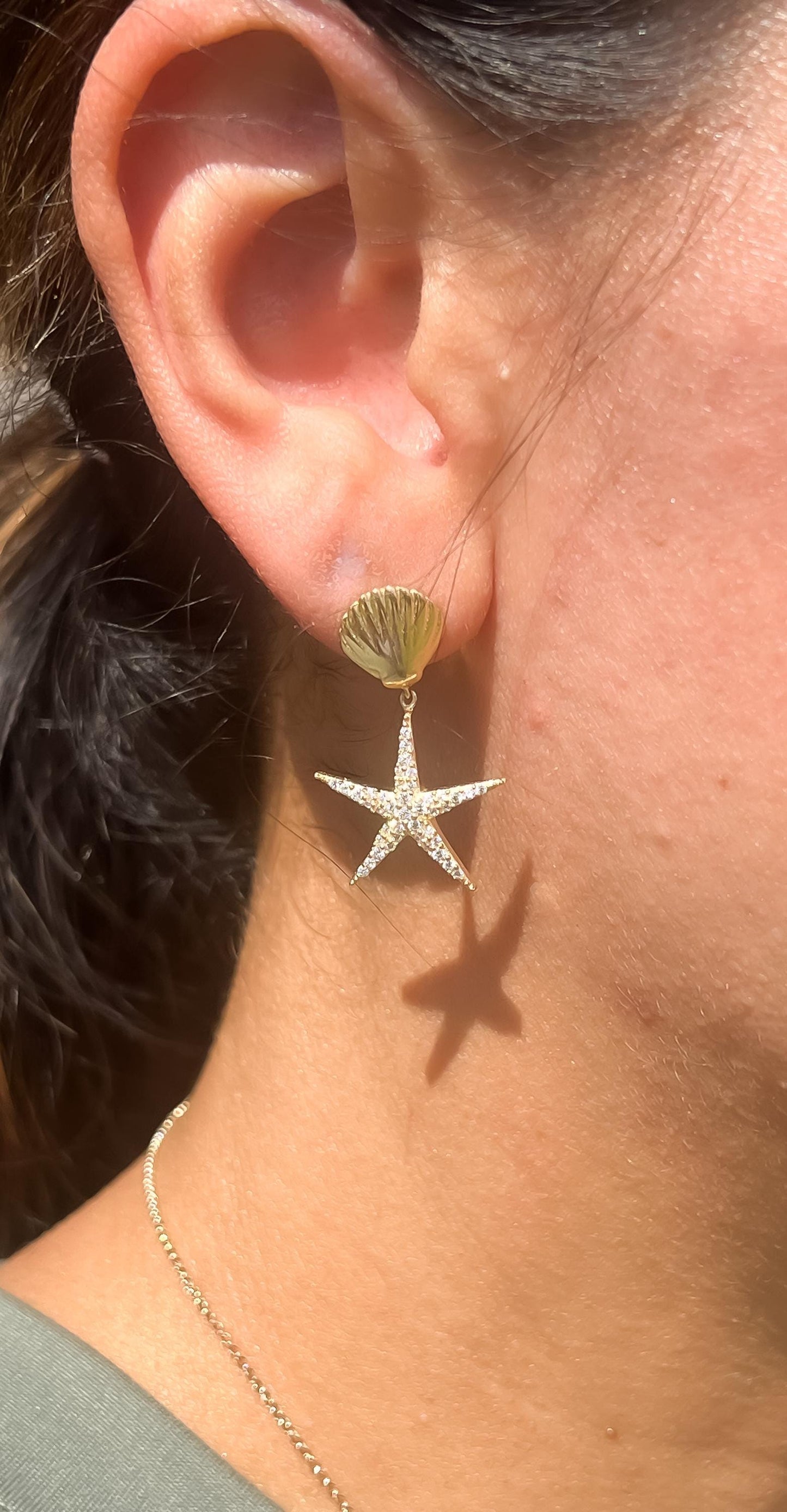 Gold seashell earrings with starfish dangle cz stone starfish earrings beach wedding earrings gold seashell earrings for her beach dangle