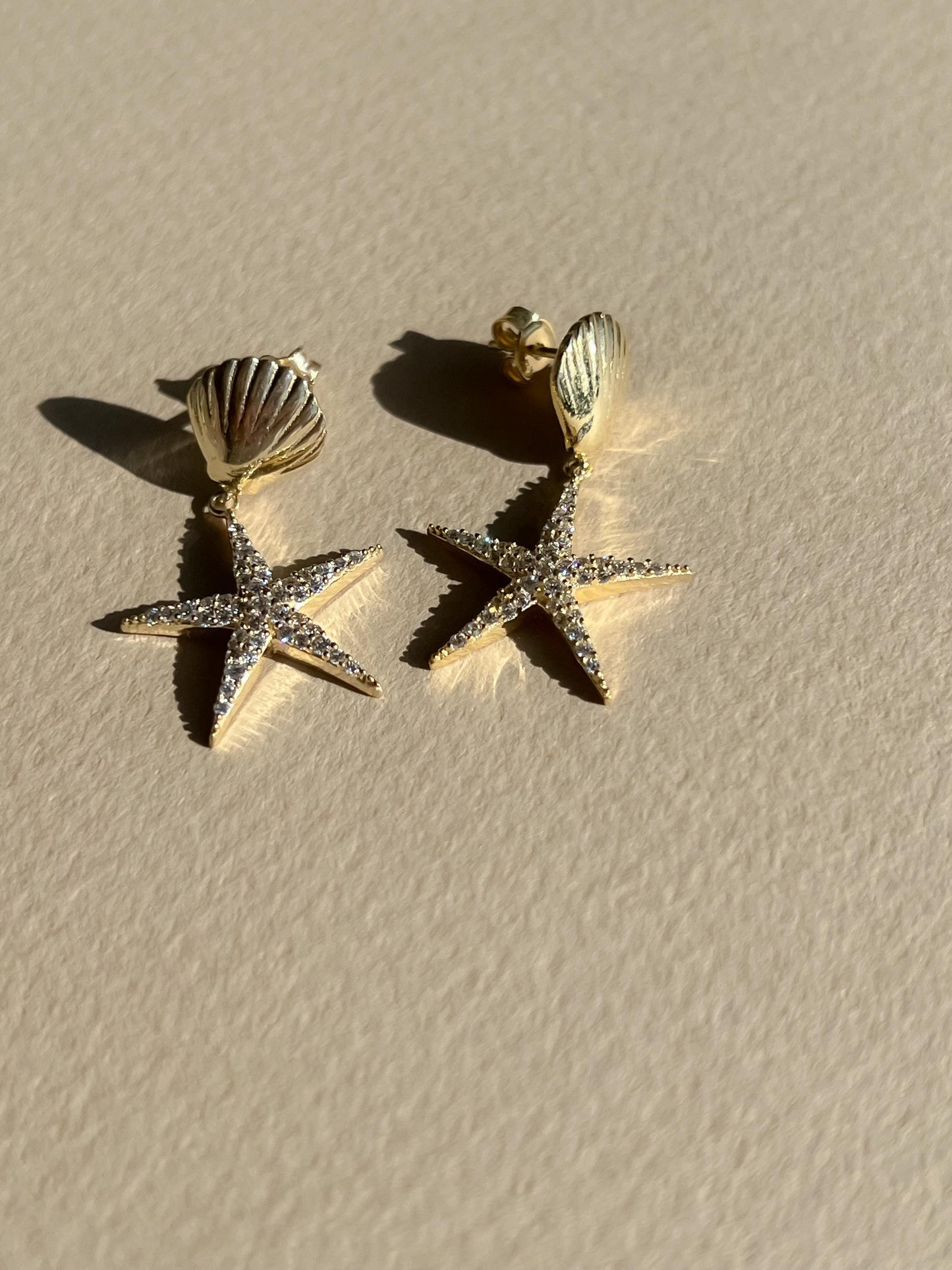 Gold seashell earrings with starfish dangle cz stone starfish earrings beach wedding earrings gold seashell earrings for her beach dangle